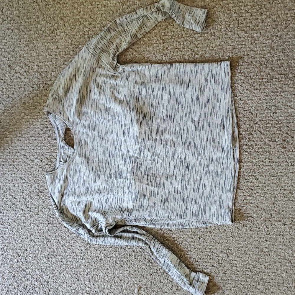 Lululemon long sleeve active top with open back